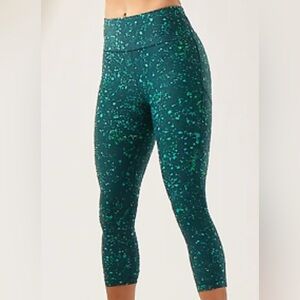 Athleta Ultimate Stash Pocket Splatter Capri, Oceanic Teal